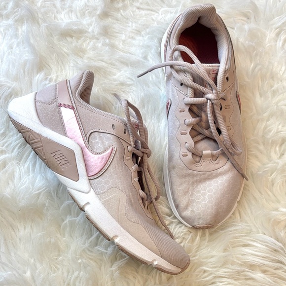 Nike Legend Rose Blush Pink Sneakers Sz 8 - Picture 1 of 7